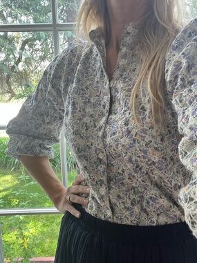 SOLITAIRE Lavender/Cream Floral Eyelet Button-Front Blouse Puff Sleeve - Size M